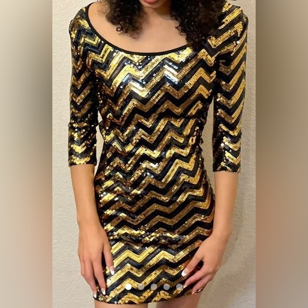 Black and Gold women’s fashion dress size XXL